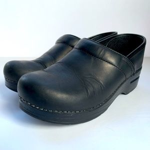 Women’s Dansko Black Leather Clogs EU 38
